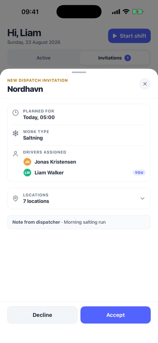 En utkallsinbjudan i SnowManager-appen med Acceptera och Avböj